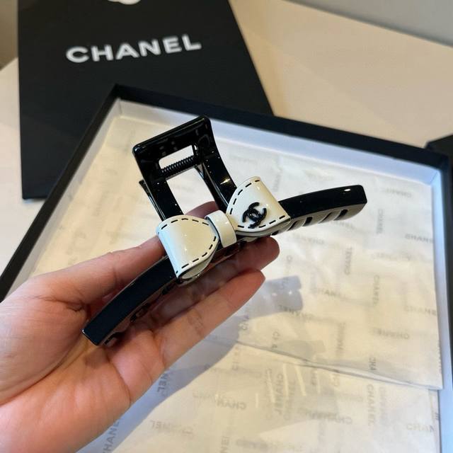 Chanel hairpin