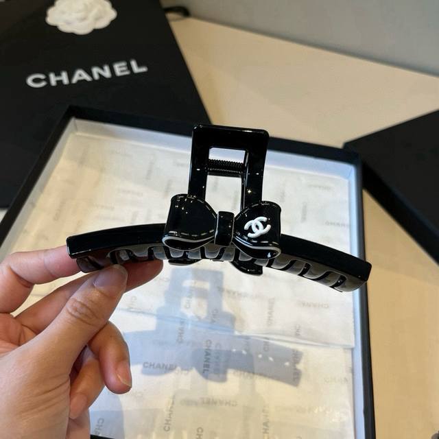 Chanel hairpin