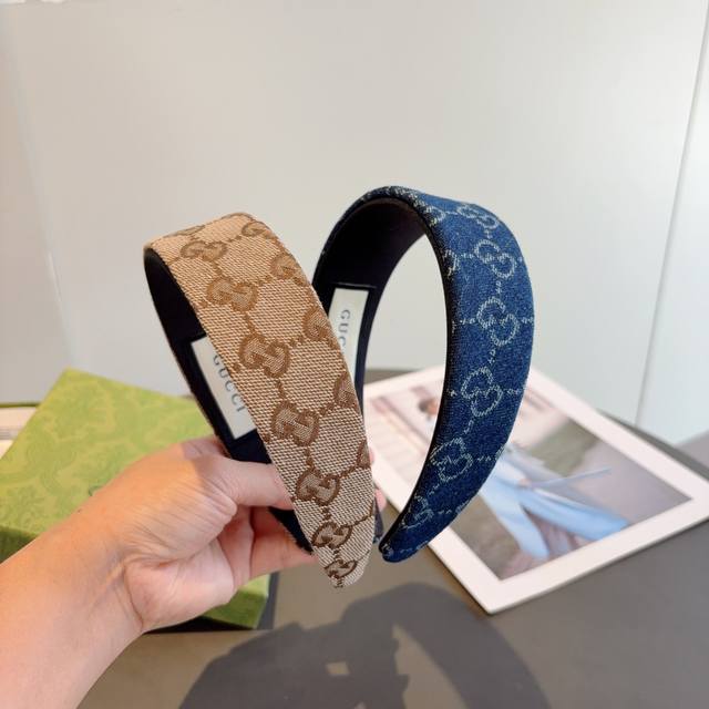 Includes packaging. This new double-layered Gucci headband is a comfortable and