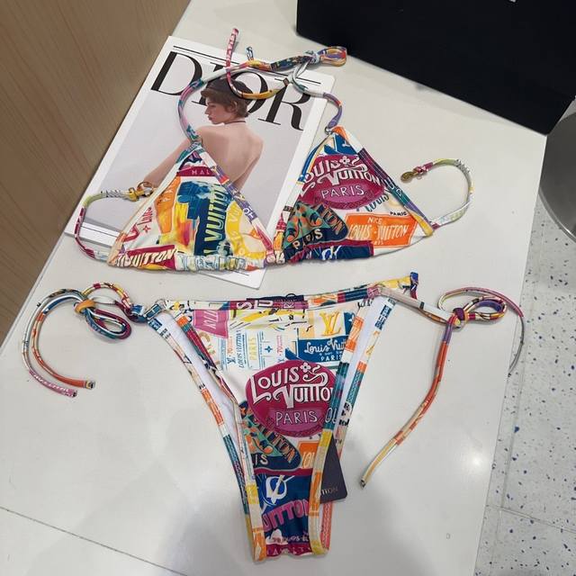 Lv swimsuit, the real thing is so beautiful! It can't be photographed to show it
