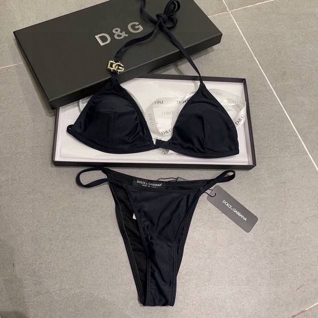 Dg bikini top is super cool! It is sold simultaneously in major counters and nat