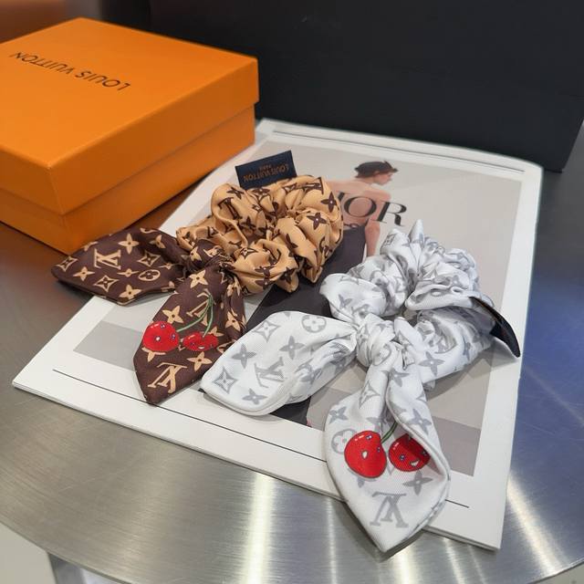 with box Louis Vuitton new cherry hairband, super popular small item