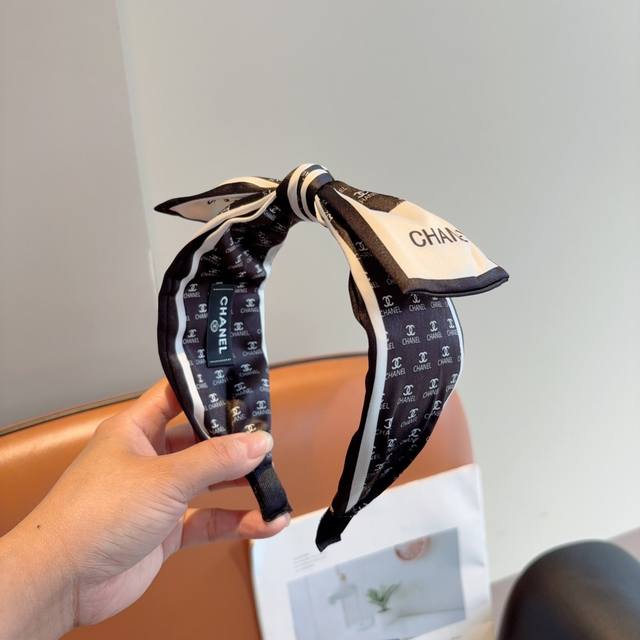 with packaging Chanel classic letter bow wide-brimmed headband, retro internet c