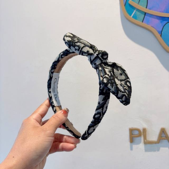 with packaging Dior classic letter brand angled headband, popular online non-sli