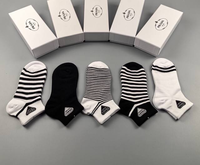 Special Prada new socks, one box of five pairs, made of pure cotton, jacquard cl