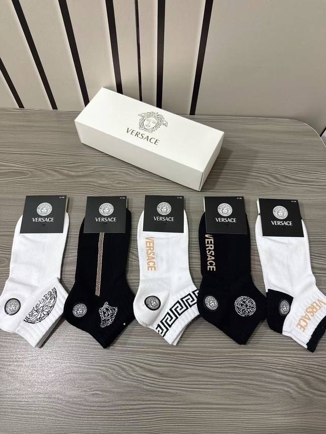 Special Versace new men's socks, one box of five pairs, made of pure cotton, sup