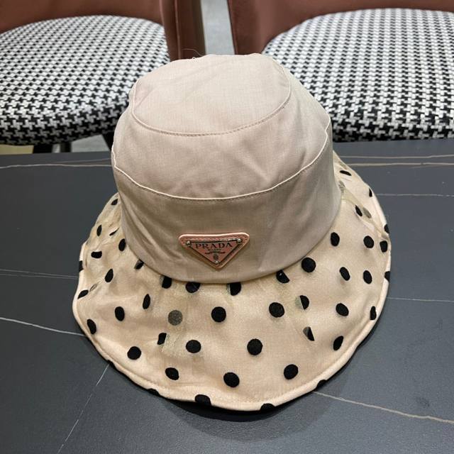Prada new bucket hat, new models are on the shelves, super easy to match, hurry