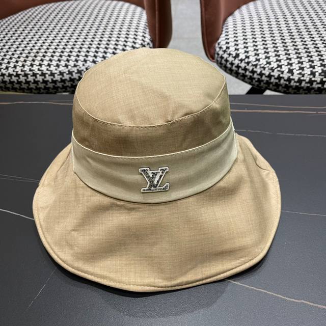 Lv Louis Vuitton bucket hat, very classic, can be used in all seasons, a must-ha