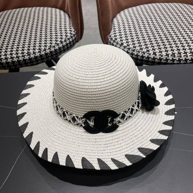 Chanel Chanel hot style 2025 new striped simple casual large brim straw hat for