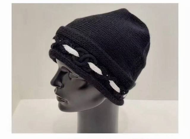 Chanel knitted beanie