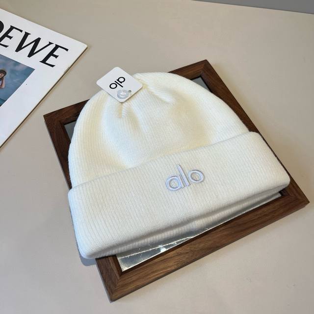 Palo new knitted beanie