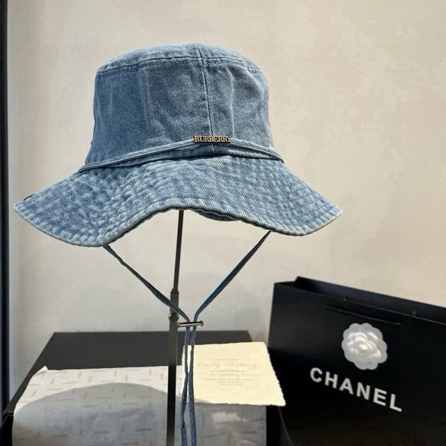 Burberry new denim bucket hat, head circumference 57cm