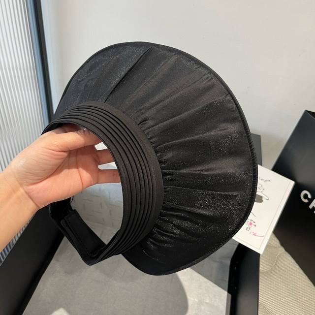 Gucci new shell hat, hollow top sun hat, foldable, easy to carry when traveling