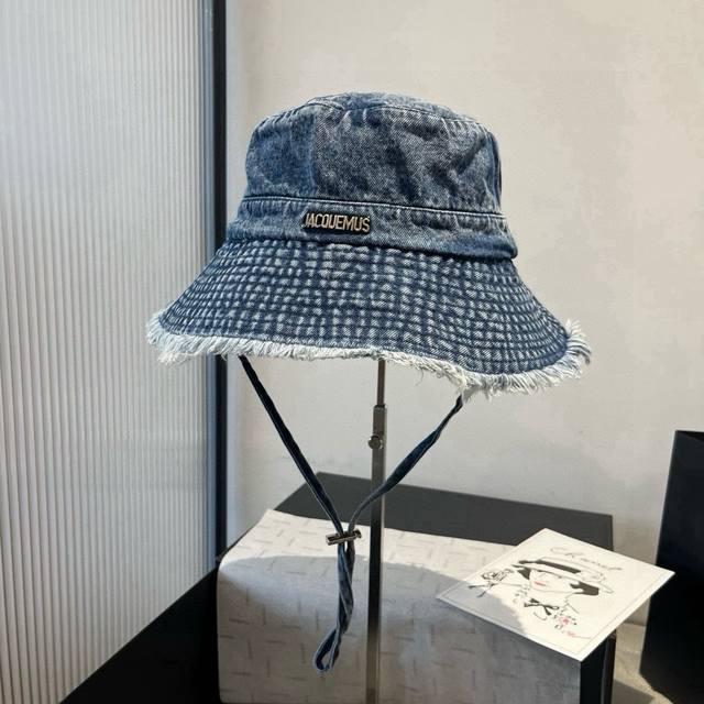 Jacouemus trendy bucket hat, unisex