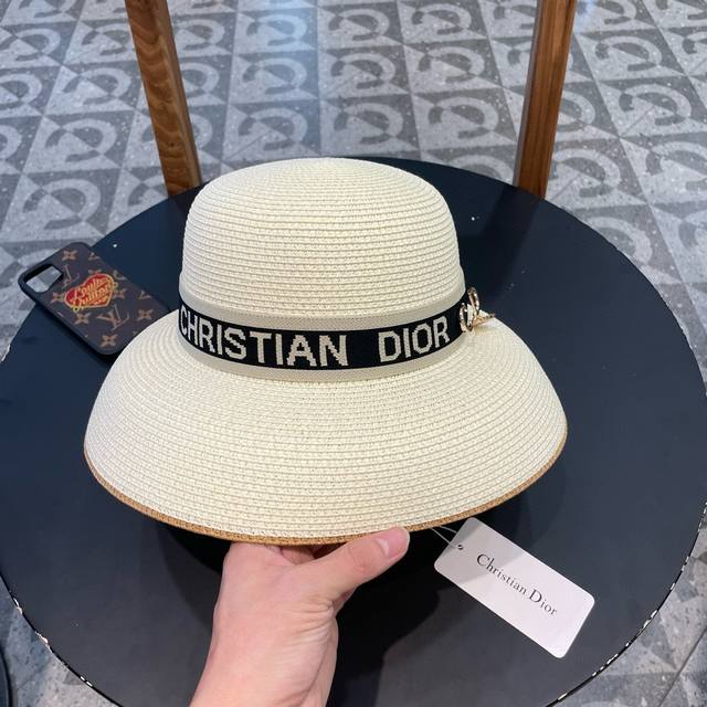 Dior's new big-brand bucket hat straw hat is the first choice for the beach in s