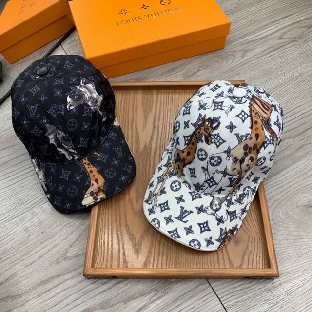 L. Printed, premium quality, latest models! Stylish and trendy, high-end craftsm