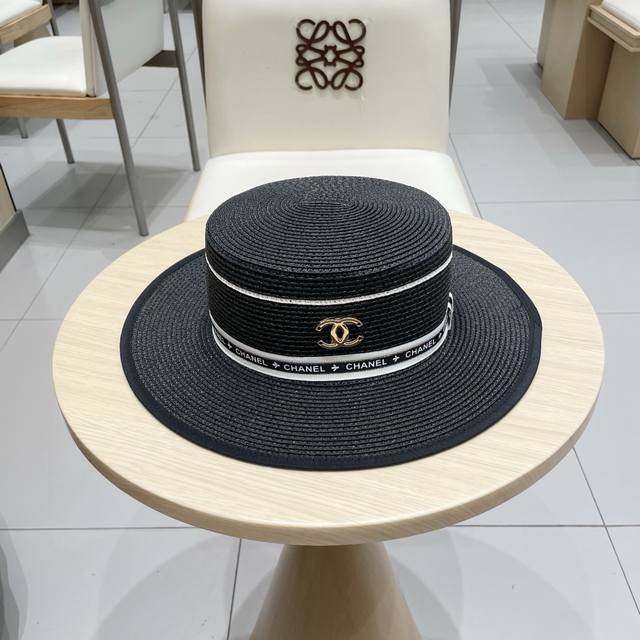 Chanel wide-brimmed hat, large straw sun hat, made of fine straw, official model