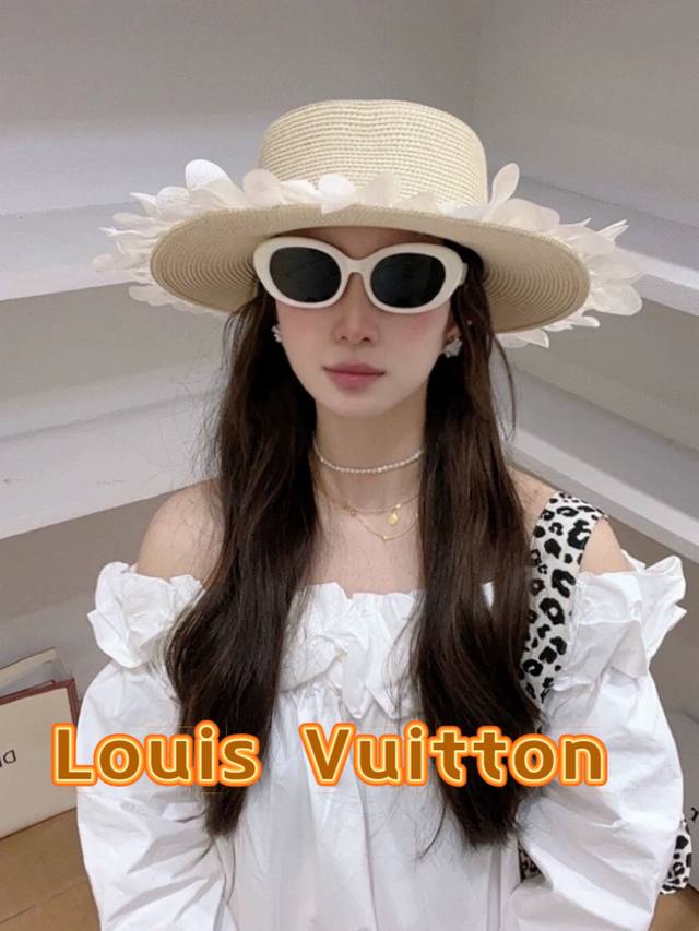 Louis Vuitton high-quality Japanese elegant pearl lace straw hat for women 2025