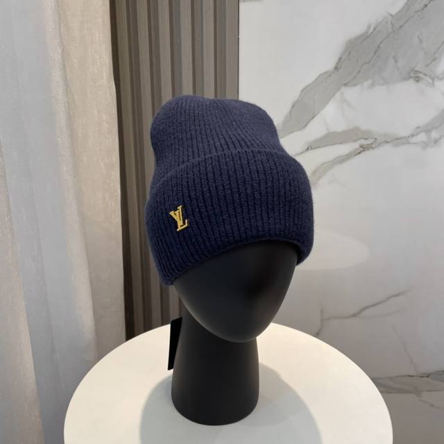 Lv official website knitted hat is very versatile and unisex. You can see the de