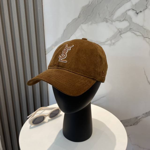 Ysl Saint Laurent monogrammed corduroy baseball cap. This simple, casual, denim-