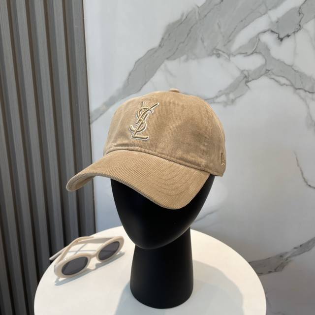 Ysl Saint Laurent corduroy baseball cap with embroidered letters. This simple, c