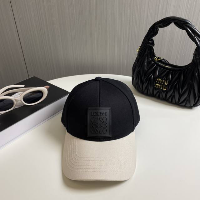 Loewe ~ new baseball cap, simple classic logo, super texture, exquisite brand st