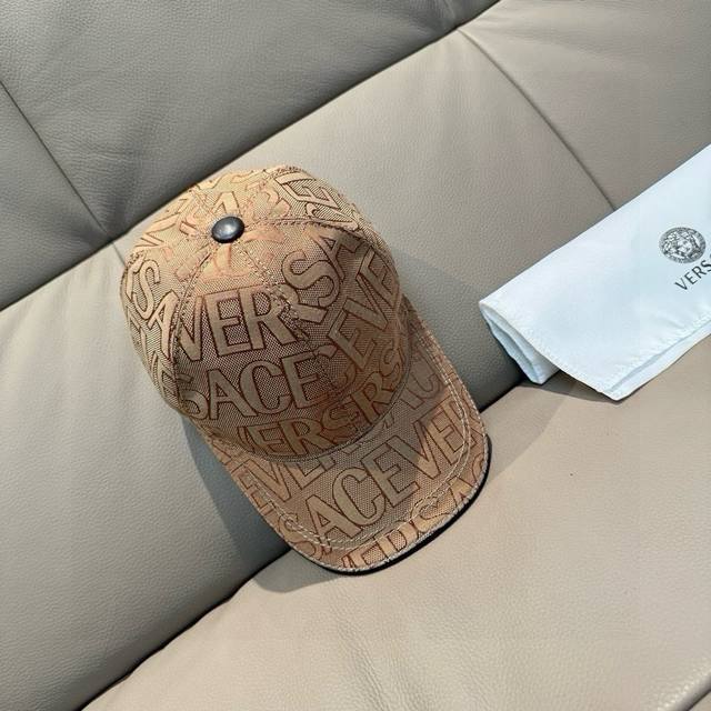 Hot item shipped! Comes with a cloth bag, new Versace baseball cap, 1:1 custom m