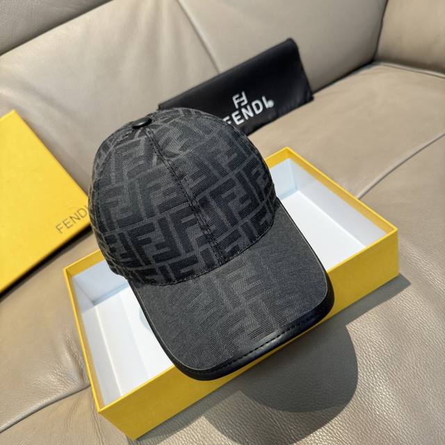 comes with a box bag. This new Fendi baseball cap features a double-F jacquard p
