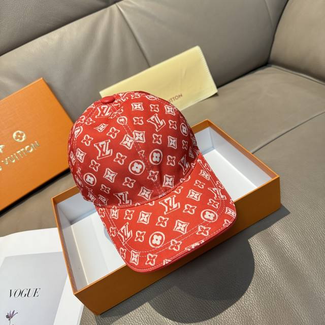 comes with a packaging bag. This is a new, original Gucci baseball cap with a me