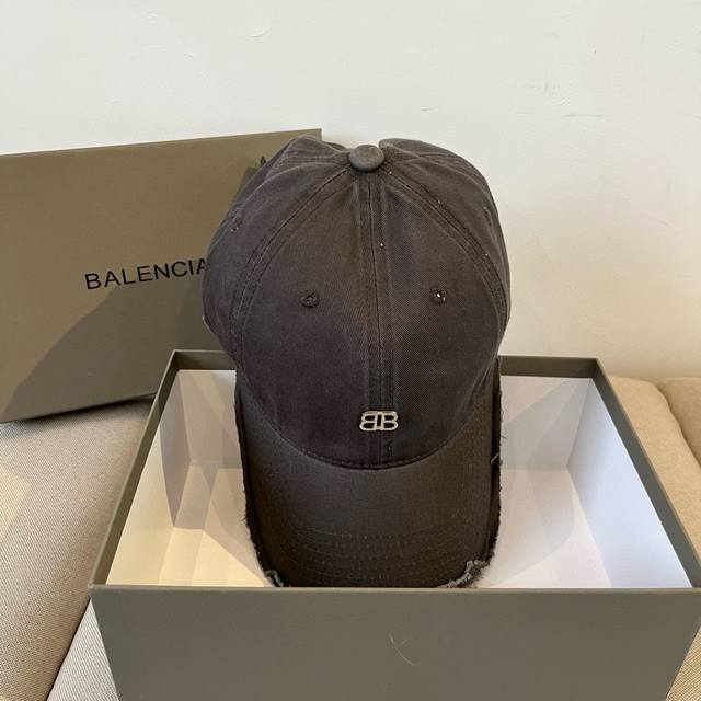 Balenciaga's new logo baseball cap in a cool colorway, perfect for both men and