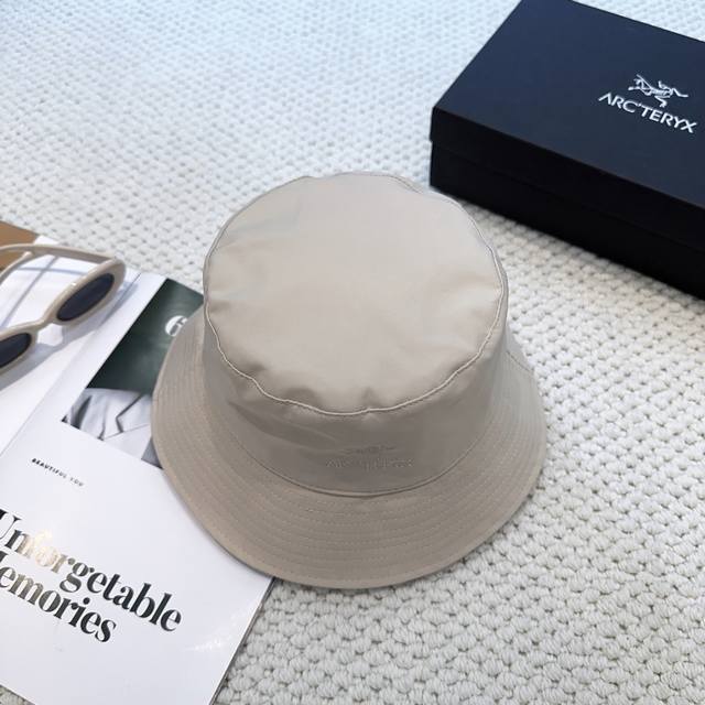 Arcteryx's new embroidered bucket hat is now available on the market. It's a mus