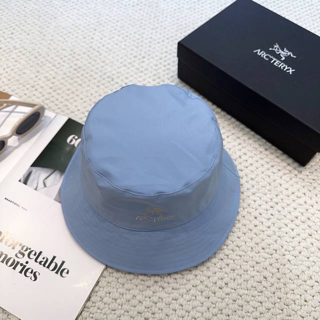 Arcteryx's new embroidered bucket hat is now available, perfect for trendy men.