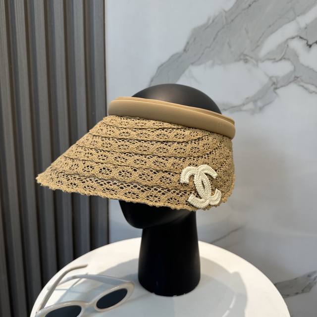 with dust bag Cha Chanel 2025 new exclusive small Chanel sun hat hollow top head