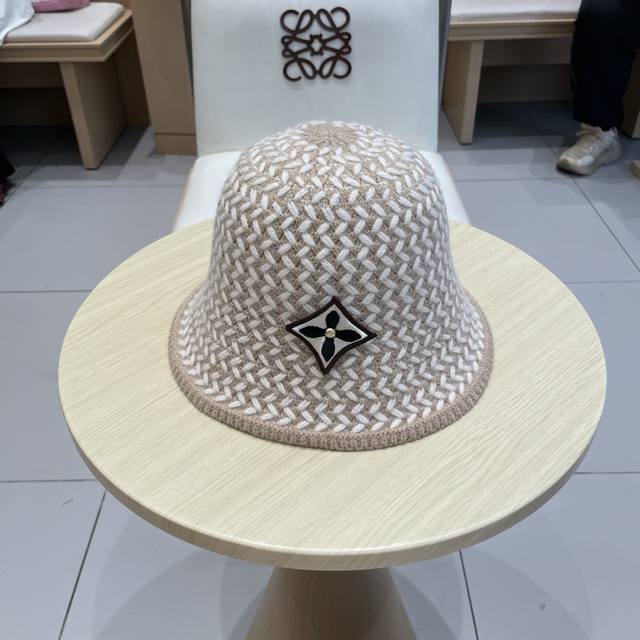 Louis Vuitton baseball cap Louisvuitton new wool hat, knitted bucket hat, hand-g