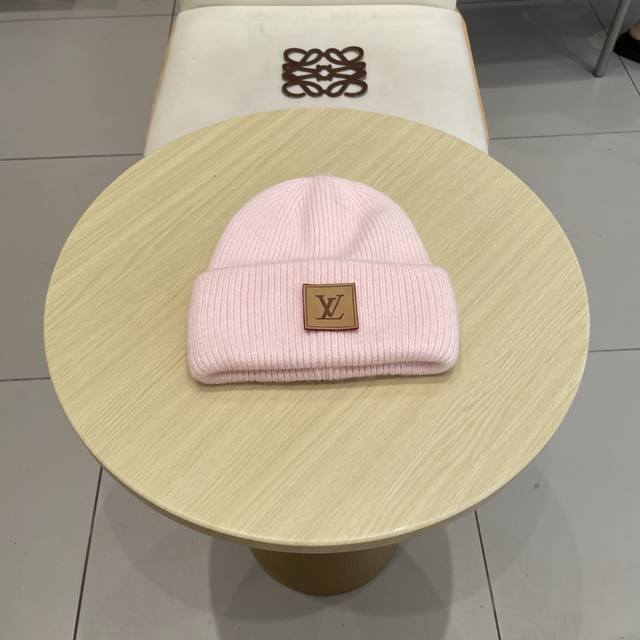Lv Louis Vuitton 2025 Autumn and Winter Chanel Style Rabbit Fur Big Brand Knitte