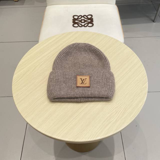 Lv Louis Vuitton 2025 Autumn and Winter Chanel Style Rabbit Fur Big Brand Knitte