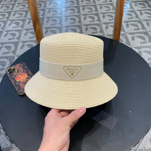 Prada 2025 new big brand woven bucket hat flat top straw hat, a must-have for go