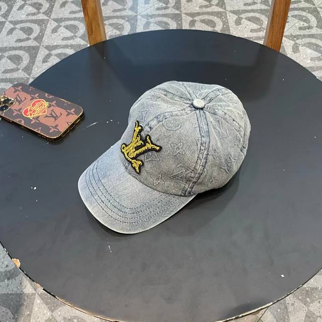 Lv Louis Vuitton official website synchronized high version of the new denim bas