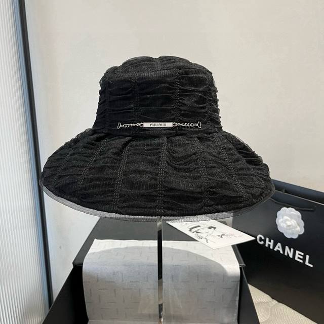 Miumiu new bucket hat, pleated design, foldable, very good sun protection effect