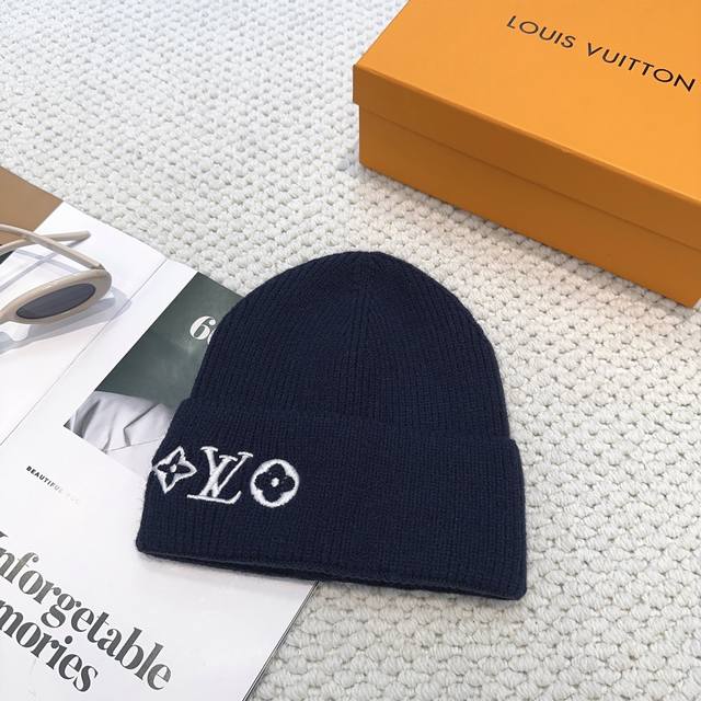Lv official website knitted hat is very versatile and unisex. You can see the de