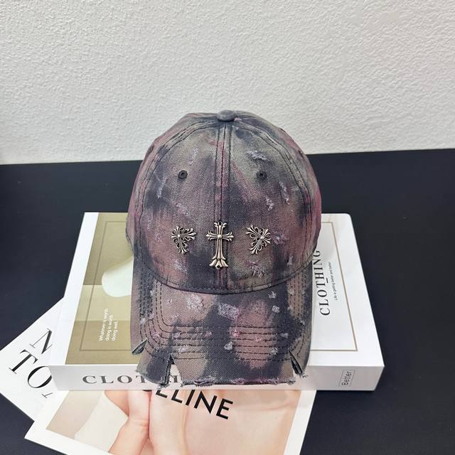 Chrome Hearts ~ New Arrival! This sweet and cool baseball cap has a unique brim!