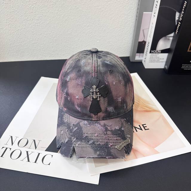 Chrome Hearts ~ New Arrival! This sweet and cool baseball cap has a unique brim!