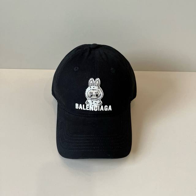 Balenciaga's new logo baseball cap in cool colors, perfect for both men and wome