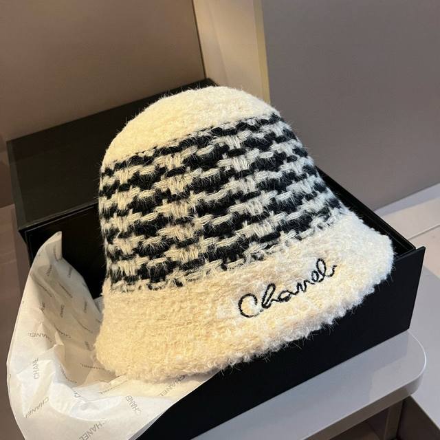 Chanel lambswool bucket hat, head circumference 57cm