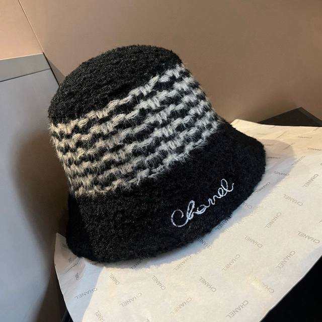 Chanel lambswool bucket hat, head circumference 57cm