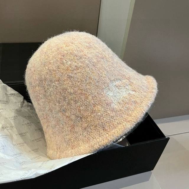 Burberry wool bucket hat