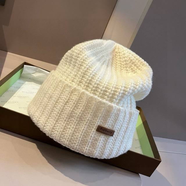 Burberry's new knitted wool hat, 100% wool fabric, unisex