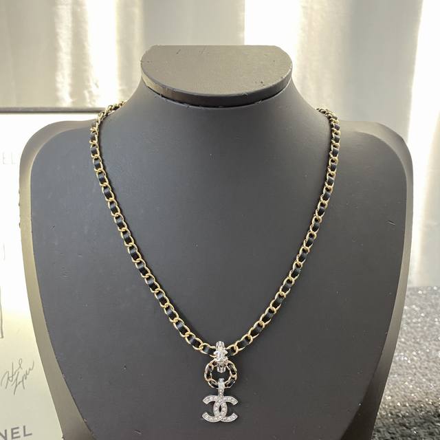 necklace hot-selling model is hot and new. Exclusive high-end quality real photo