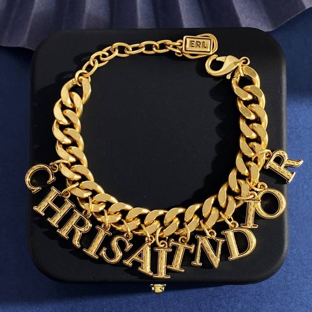 Dior retro fashion personality Cuban chain hanging tassel English letter bracele