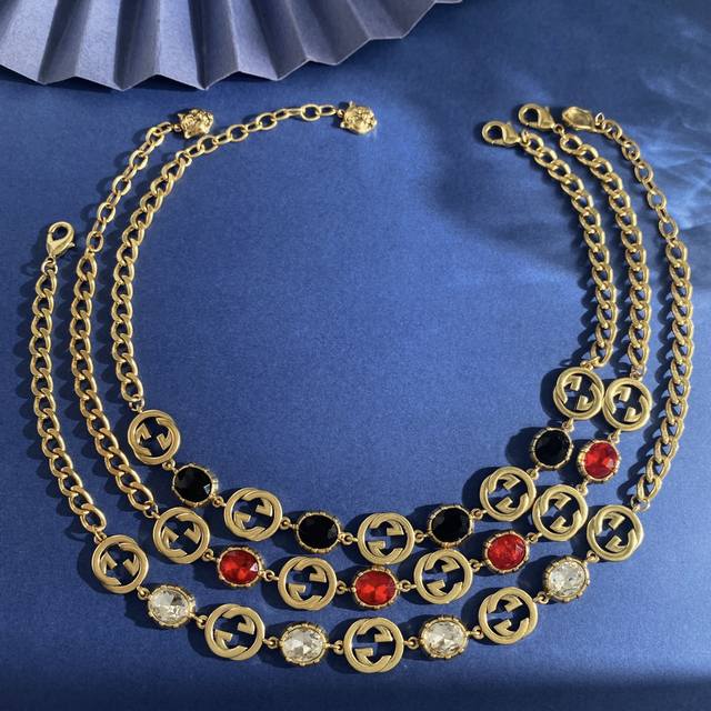 Gucci retro personality fashion double G letter oval pigeon egg diamond necklace